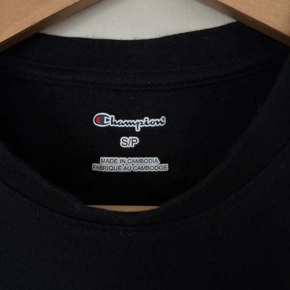 T-Shirt - Picture 2 of 5